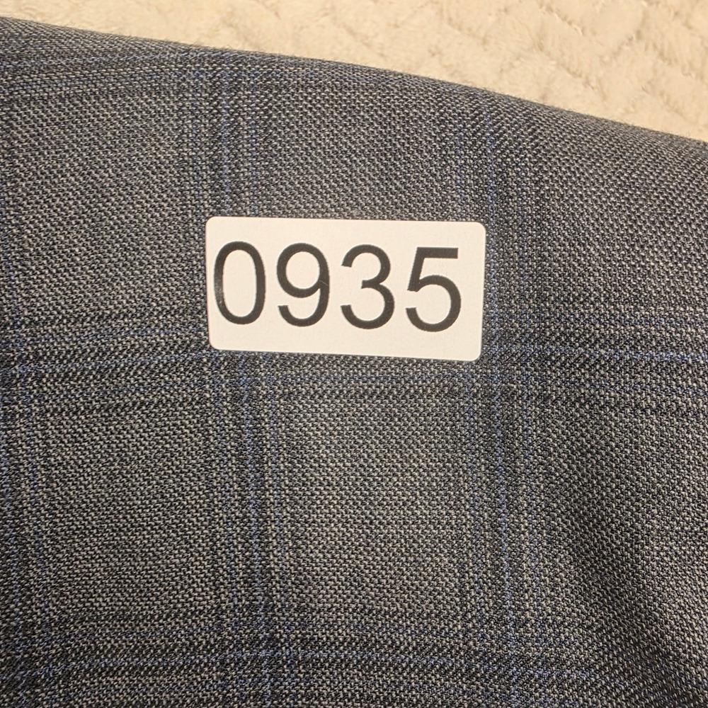 Jos A Bank Traveler Blazer Mens 48R Grey Blue Plaid 100%‎ Wool Jacket - Picture 9 of 9